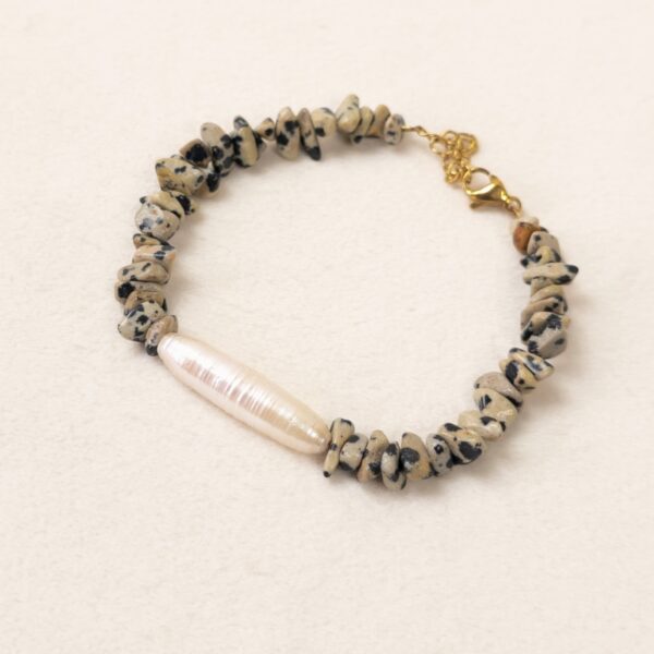 Bracelet Joséphine en jaspe dalmatien et perles d’eau douce – Merveilles en Soi