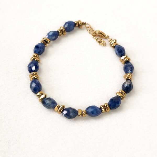 Bracelet Selena en pierres naturelles de lapis-lazuli – bleu – Merveilles en Soi